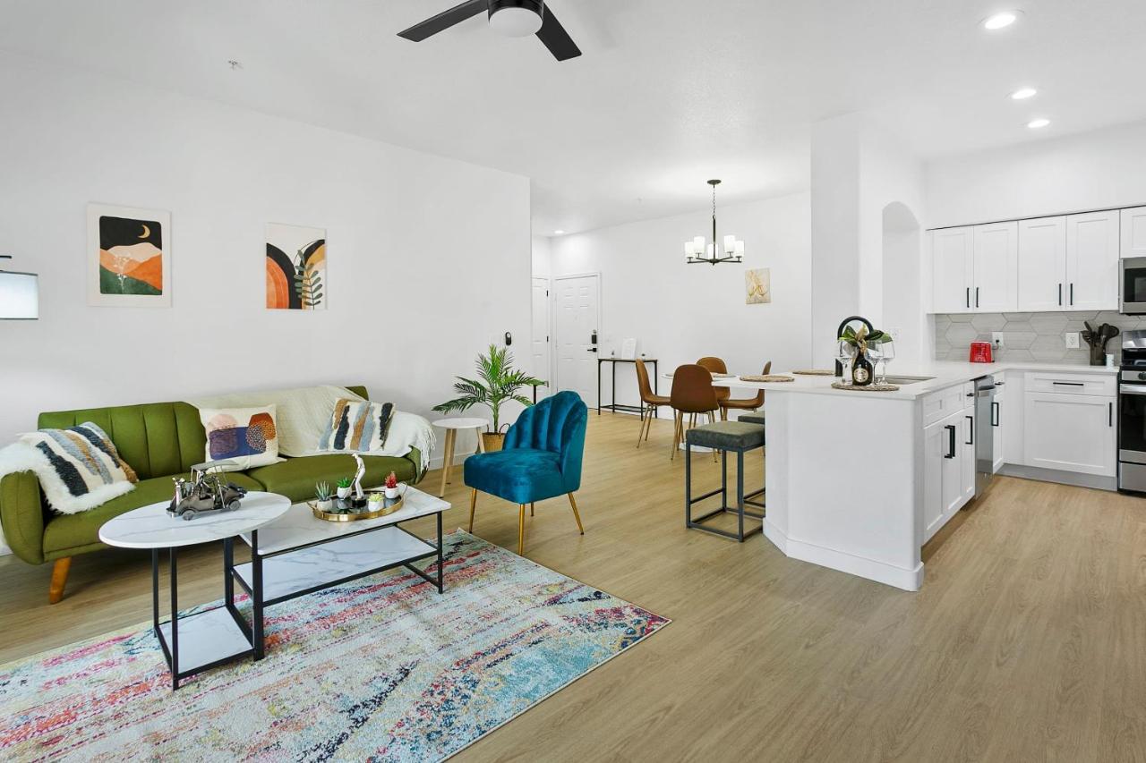 Cozysuites Glendale By The Stadium With Pool 03 Exterior photo