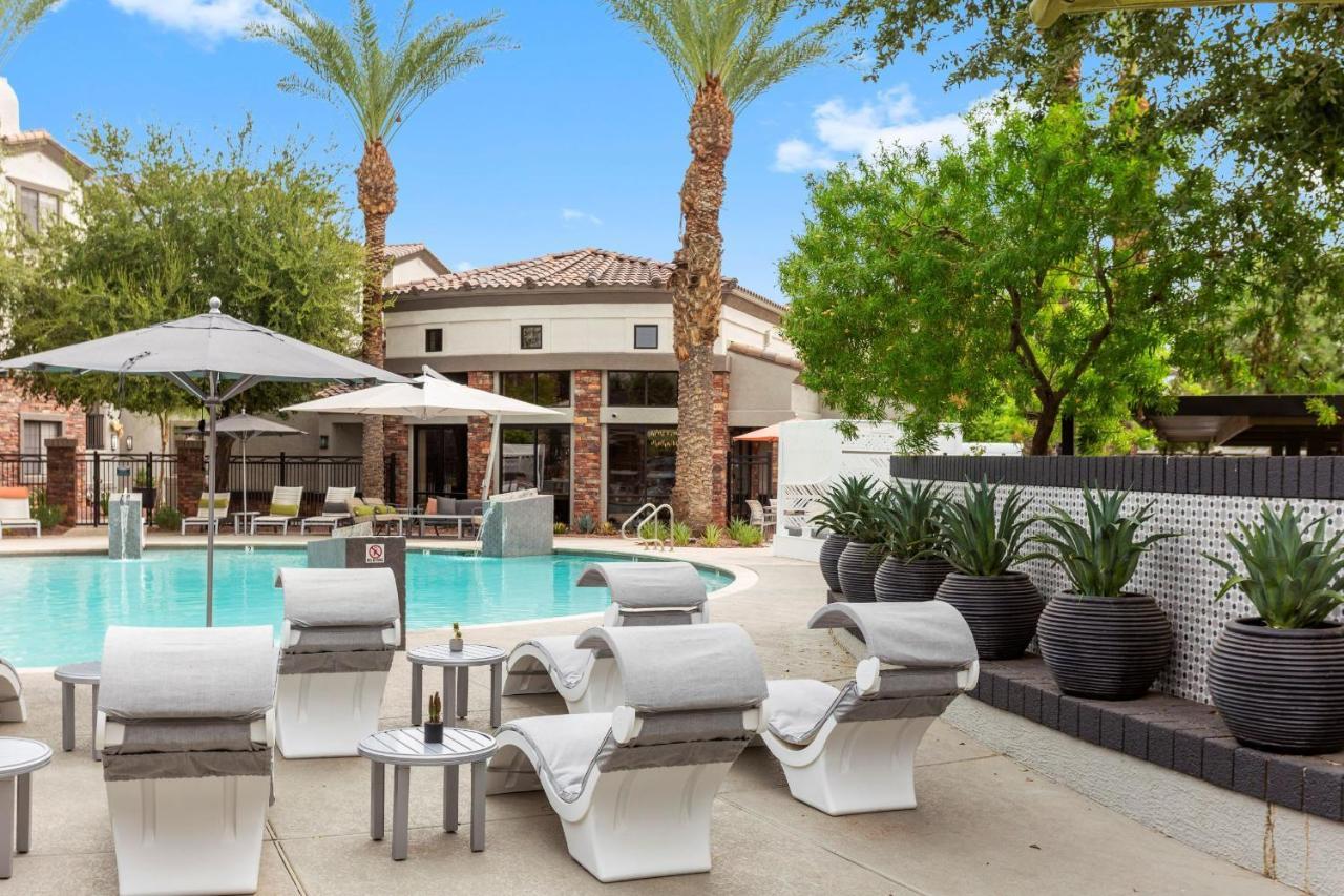 Cozysuites Glendale By The Stadium With Pool 03 Exterior photo