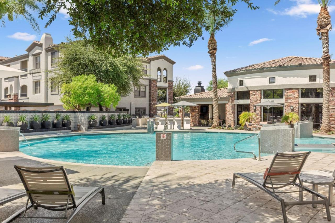 Cozysuites Glendale By The Stadium With Pool 03 Exterior photo