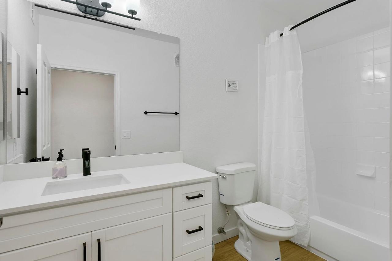 Cozysuites Glendale By The Stadium With Pool 03 Exterior photo